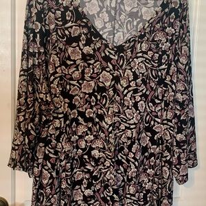 Roz & Ali Black and Cream Floral Blouse